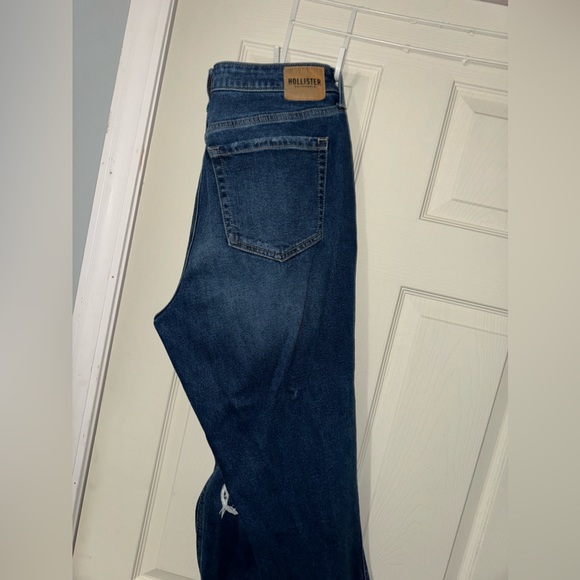 Women’s Hollister Jeans - Picture 2 of 2